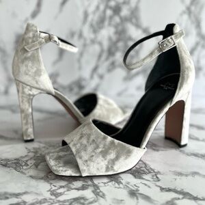 Marc Fisher Harlin Sandals Velvet Ankle Strap Gray Block Heel 10 Cocktail Party